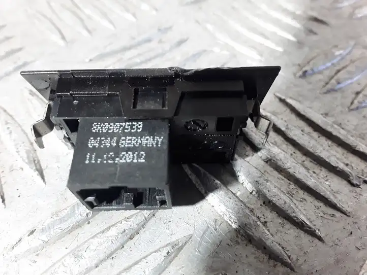 Audi A4 S4 B8 8K (2011 - 2015) 8K0907539 Датчик света — фото 2