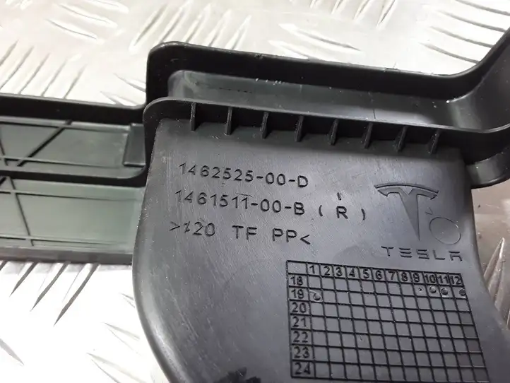 Tesla Model 3 (2017 - 2023) 146252500D Прочие внешние детали — фото 3
