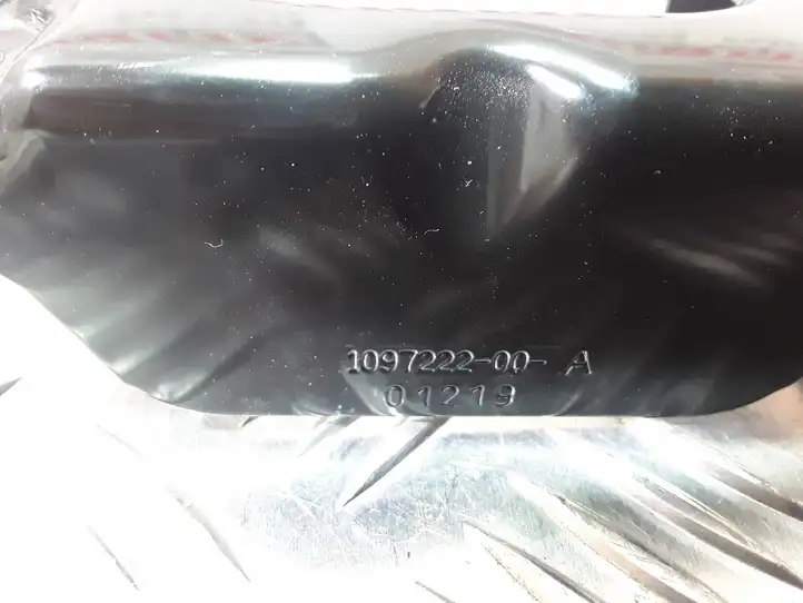 Tesla Model 3 (2017 - 2023) 109722200A Прочие детали салона — фото 4