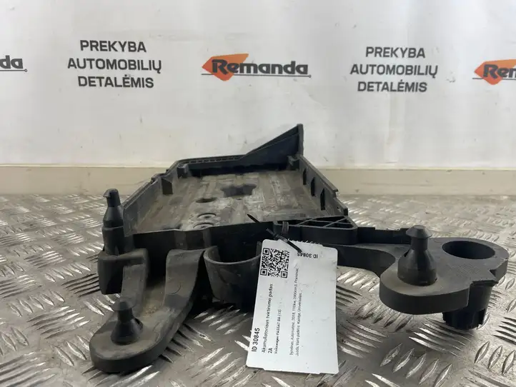 Volkswagen PASSAT B8 (2015 - ) 5Q0915321H Площадка аккумулятора — фото 5