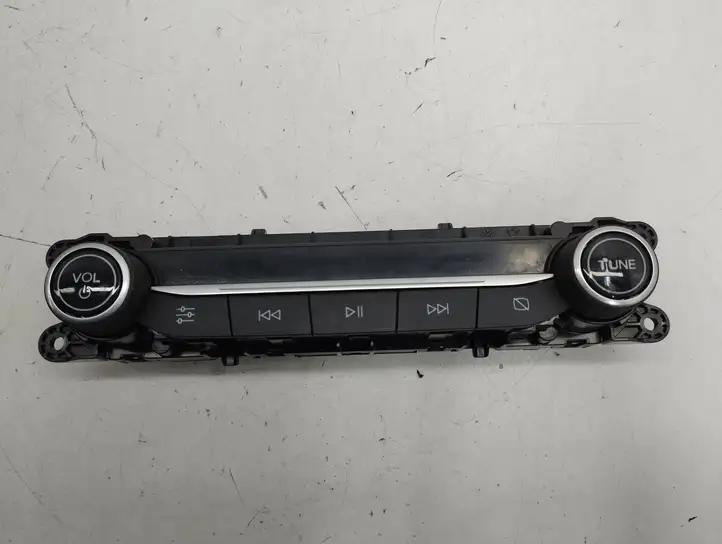 Ford Focus (2019 - )  18K811 Мультимедийный контроллер