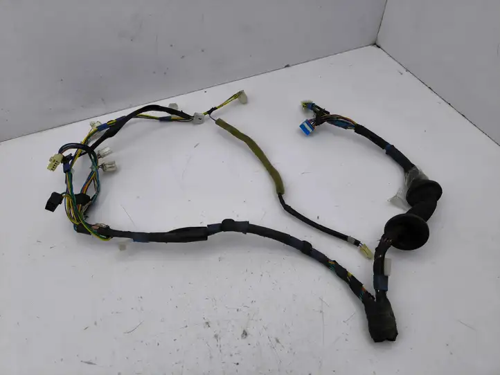 Toyota Prius (XW20) (2003 - 2009) 8215147250B Проводка передней двери — фото 1
