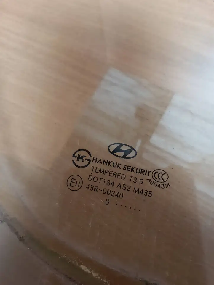 Hyundai H-1, Starex, Satellite (2007 - 2013) 43R00240 Стекло передней двери — фото 2