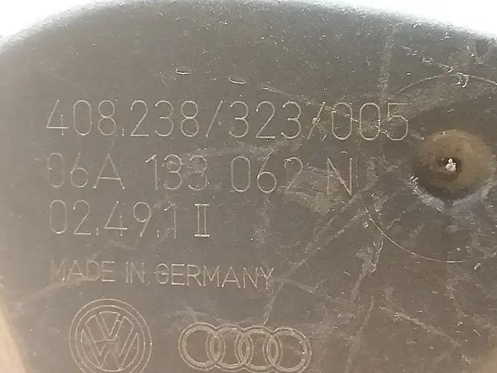 Audi A3/S3 8P (2003 - 2005) 06A133062N Дроссельная заслонка — фото 2