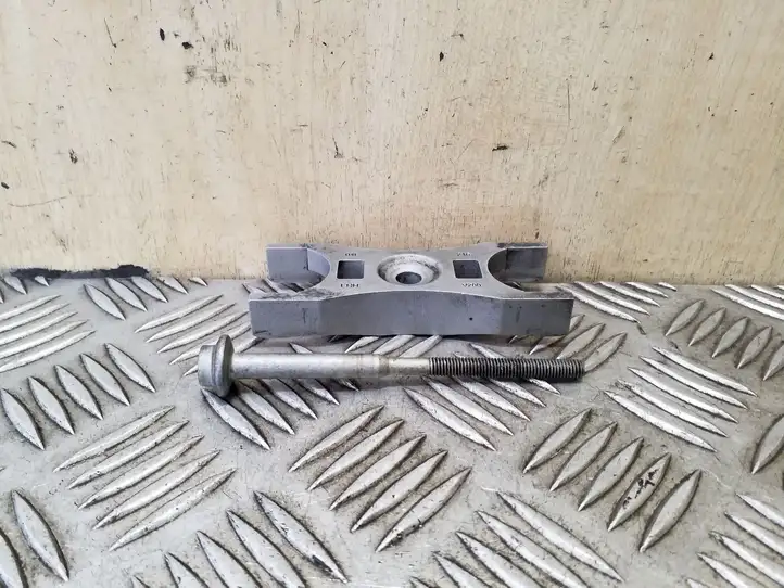 Skoda Octavia Mk3 (5E) (2013 - 2019) 04L216 Держатель форсунки — фото 2