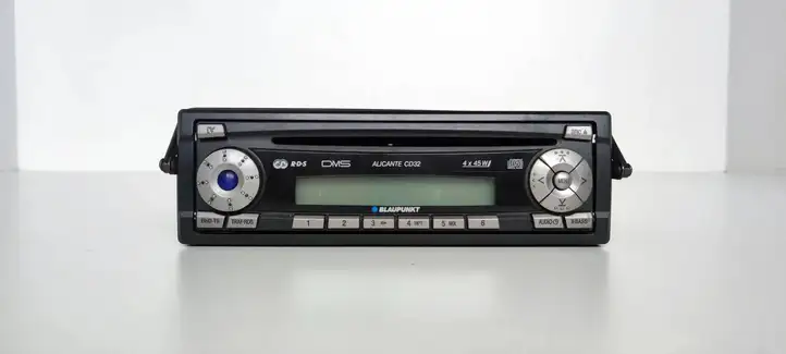 Nissan Almera Tino (2000 - 2003) 7642174310 Магнитола / мультимедийная система — фото 1