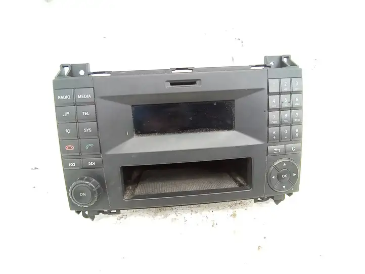 Volkswagen Crafter (2006 - 2016) A9069014001 Магнитола / мультимедийная система — фото 1