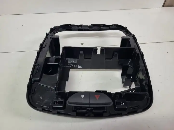 Renault Zoe (2012 - ) Прочие детали салона — фото 5