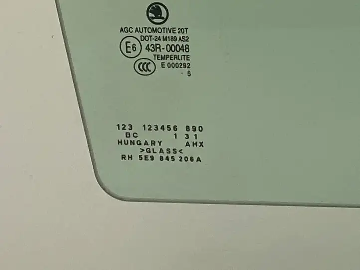 Skoda Octavia Mk3 (5E) (2013 - 2019) 5E9845206A Стекло задней двери — фото 5
