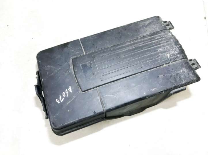 1k0915443a Volkswagen PASSAT B6 Dangtis akumuliatoriaus dėžės