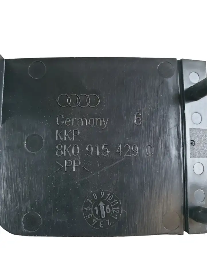 Audi A4 S4 B9 (2015 - 2019) 8K0915429C Крышка ящика аккумулятора — фото 5