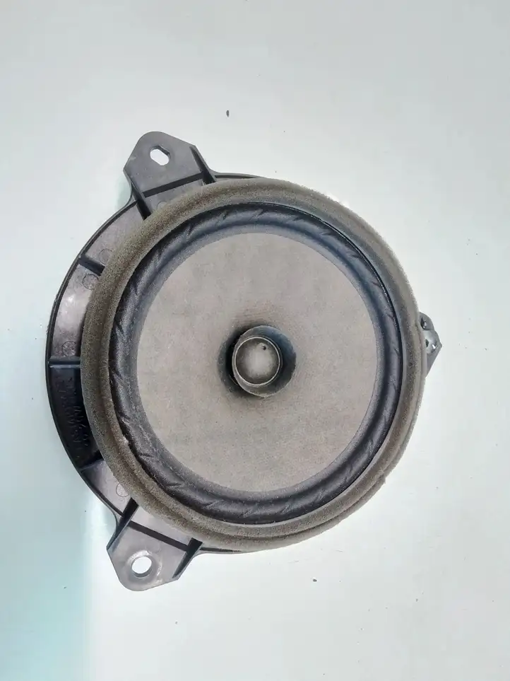 Toyota Auris 150 (2006 - 2012) 861081 Динамики задних дверей — фото 1