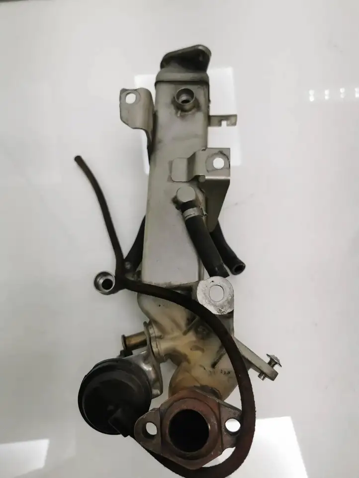 BMW 3 F30 F35 F31 (2012 - 2018) 7810751 Охладитель клапана EGR — фото 4