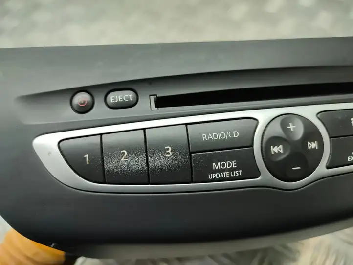 Renault Laguna III (2007 - 2015) 281150013R Магнитола / мультимедийная система — фото 11