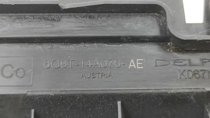 Ford Mondeo MK IV (2007 - 2014) 6G9T14A076AE Крышка ящика предохранителей — фото 3