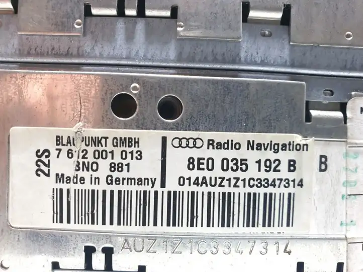 Audi A4 S4 B6 8E 8H (2000 - 2006) Магнитола / мультимедийная система — фото 3