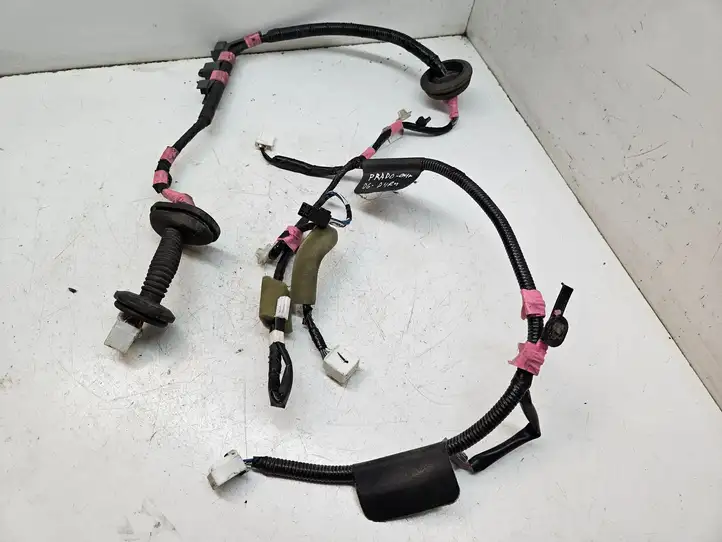 Toyota Land Cruiser (J120) (2002 - 2009) 8215360190H Проводка задней двери — фото 1