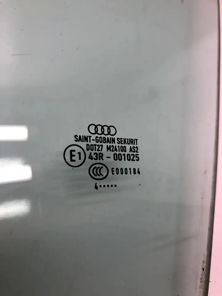 Audi A4 S4 B7 8E 8H (2004 - 2009) E000184 Стекло передней двери — фото 4