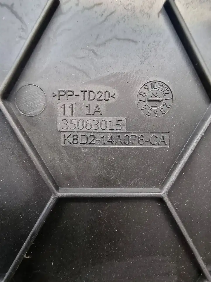 Land Rover Discovery 5 (2019 - ) K8D214A076CA Крышка ящика предохранителей — фото 6