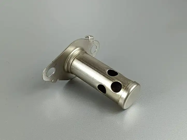 Jeep Grand Cherokee WL (2021 - ) Прочие детали моторного отсека — фото 1