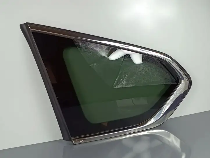 Hyundai Santa Fe (2018 - 2020) Заднее боковое стекло — фото 1