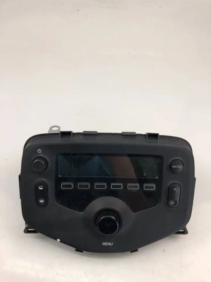 Toyota Aygo AB10 (2008 - 2012) 861200H050 Магнитола / мультимедийная система — фото 2