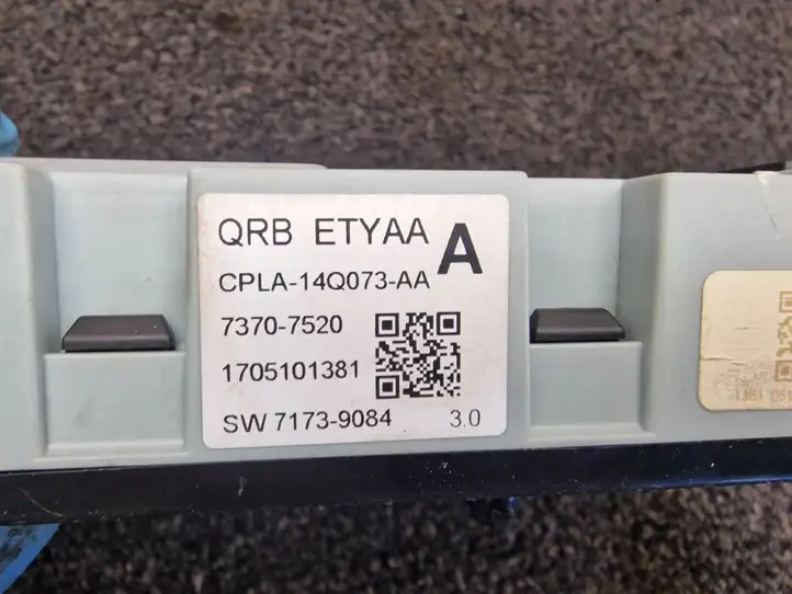 Land Rover Range Rover Evoque L538 (2015 - 2018) CPLA14Q073AQ Блок предохранителей — фото 2