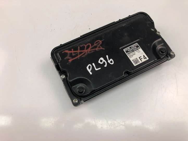 8966105F40 Toyota Avensis T270 Galios (ECU) modulis