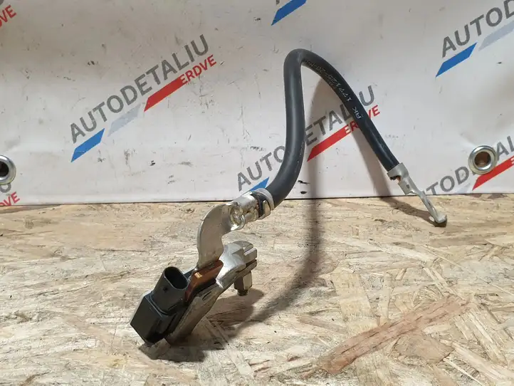 BMW 4 F32 F33 (2013 - 2017) 9322900 Минусовой провод аккумулятора — фото 2