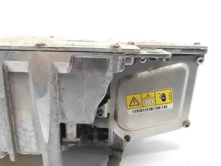 BMW 2 F45 (2014 - 2021) 8488574 Аккумулятор гибридного / электрического автомобиля — фото 3