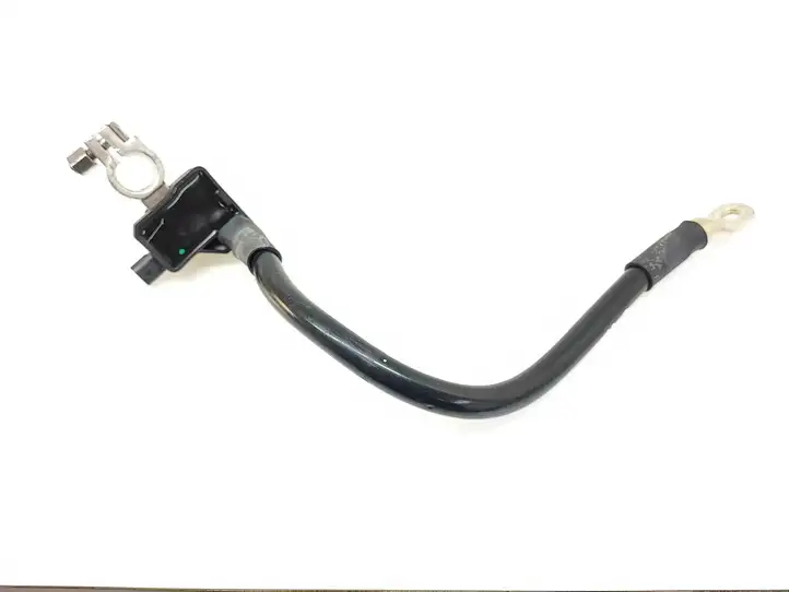 Audi Q5 SQ5 (2012 - 2017) Плюсовой провод аккумулятора — фото 3