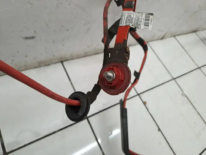 BMW 3 F30 F35 F31 (2012 - 2018) 9259325 Плюсовой провод аккумулятора — фото 2