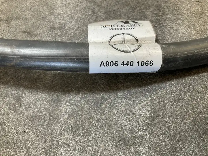 Mercedes-Benz Sprinter W906 (2006 - 2018) A9064401066 Плюсовой провод аккумулятора — фото 3