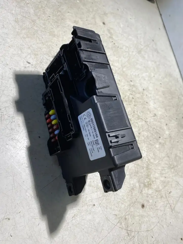 Fiat Punto (199) (2005 - 2018) 00517986160 Блок предохранителей — фото 3