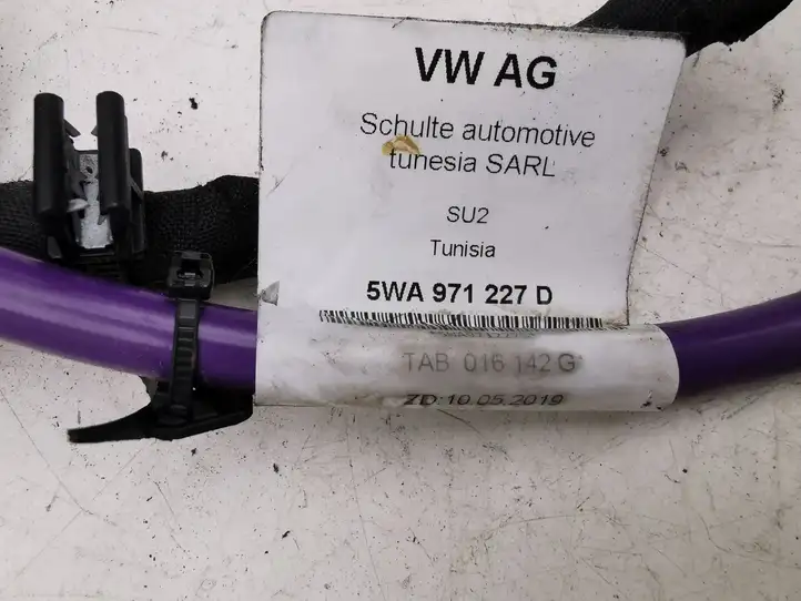 Volkswagen Golf VIII (2019 - ) 5WA971227D Плюсовой провод аккумулятора — фото 2