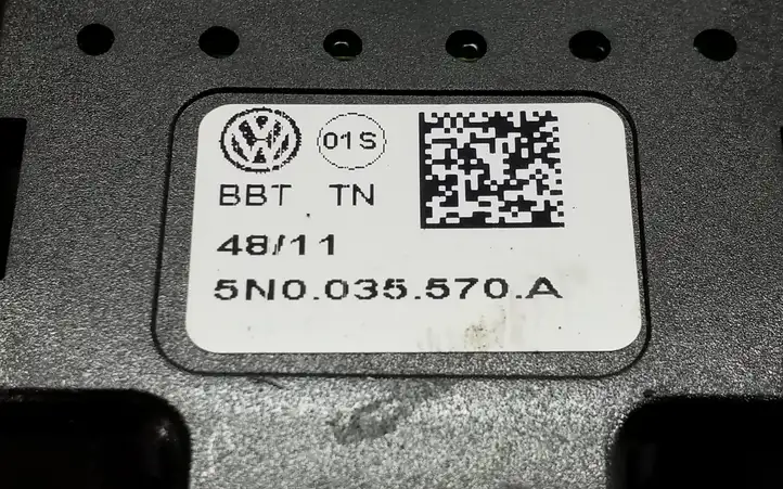 Volkswagen Tiguan (2011 - 2016) 5N0035570A Усилитель антенны — фото 4