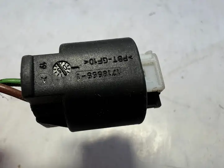 BMW 3 E90 E91 (2005 - 2012) 17185551 Прочая электропроводка — фото 3