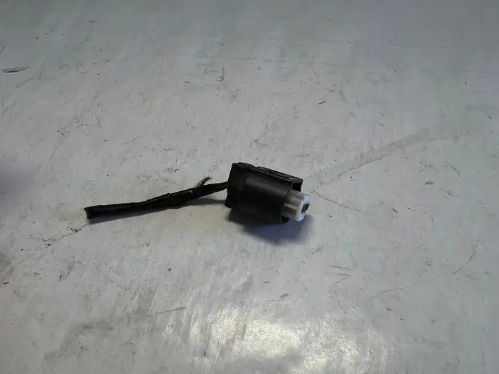 BMW 3 E90 E91 (2005 - 2012) 17185551 Прочая электропроводка — фото 1