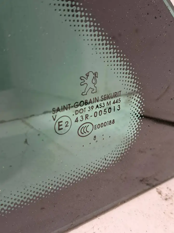Peugeot 207 (2010 - 2016) 43R005013 Заднее боковое стекло — фото 2
