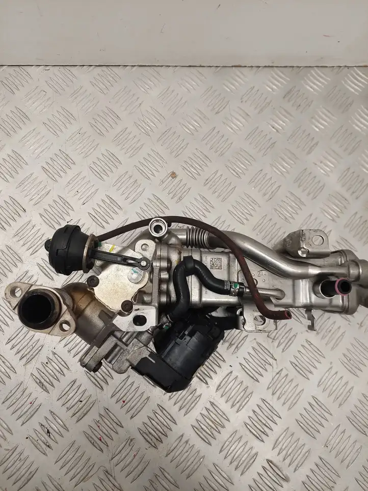 BMW 6 F12 F13 (2010 - 2018) 7810871 Охладитель клапана EGR — фото 4
