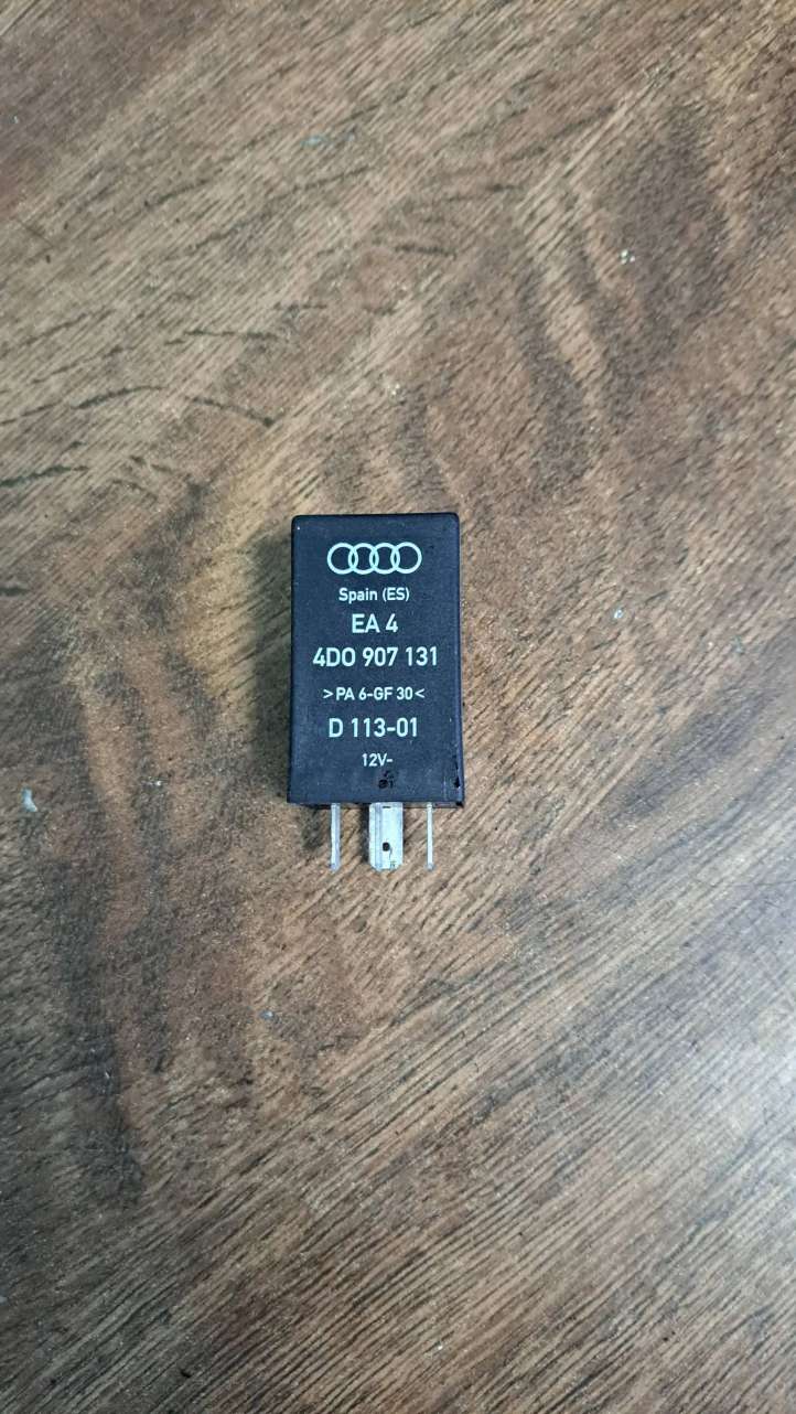 4D0907131 Audi A8 S8 D2 4D Salono apšvietimo rėlė