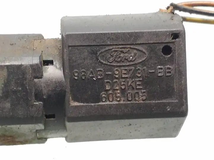 Ford Focus (1998 - 2004) 98AB9E731BB Датчик скорости — фото 3