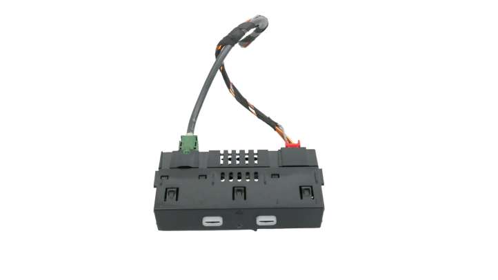 657035736A Skoda Enyaq iV USB jungtis