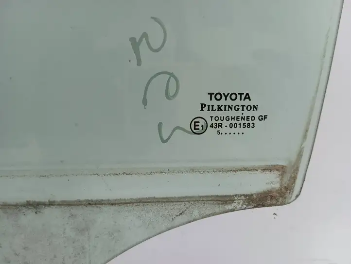 Toyota Avensis T270 (2012 - 2015) E143R001583 Стекло задней двери — фото 2
