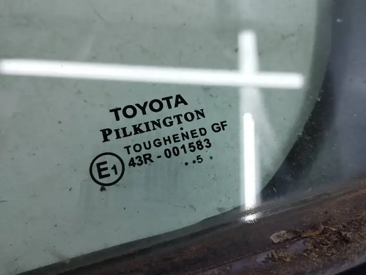 Toyota Avensis T270 (2012 - 2015) 43R001583 Заднее боковое стекло — фото 2