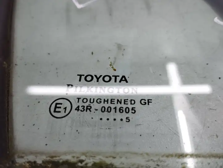 Toyota Avensis T270 (2012 - 2015) 43R001605 Форточка двери — фото 2