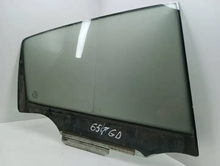 Toyota Yaris (2009 - 2012)  43R00048 Основное стекло задних дверей