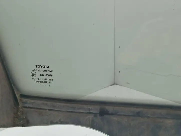 Toyota Yaris (2009 - 2012)  43R00048 Основное стекло задних дверей