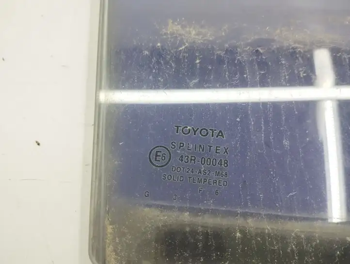 Toyota Corolla E120 E130 (2004 - 2007) 43R00048 Стекло задней двери — фото 6