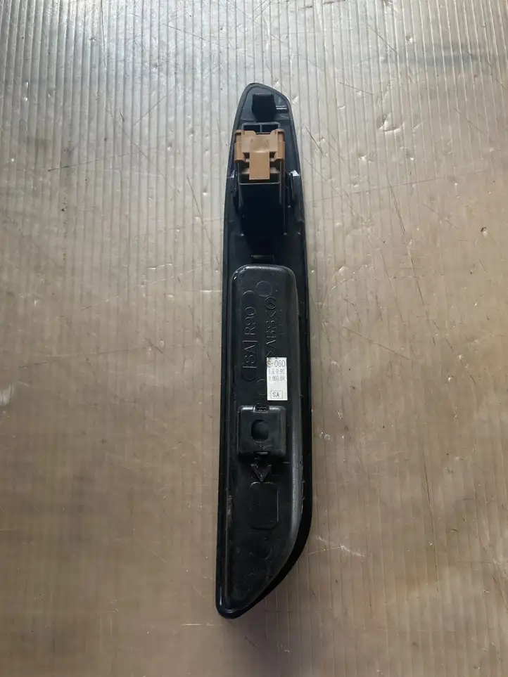 Subaru Forester SG (2003 - 2005) S060 Кнопка стеклоподъемников — фото 2